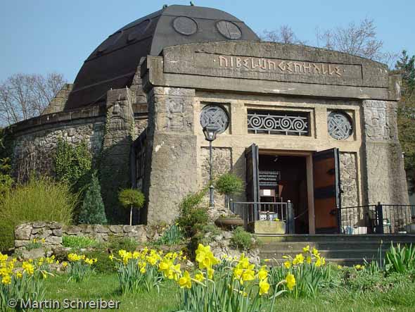 Nibelungenhalle